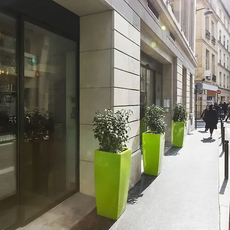 Lyric Opera Hotel 4*