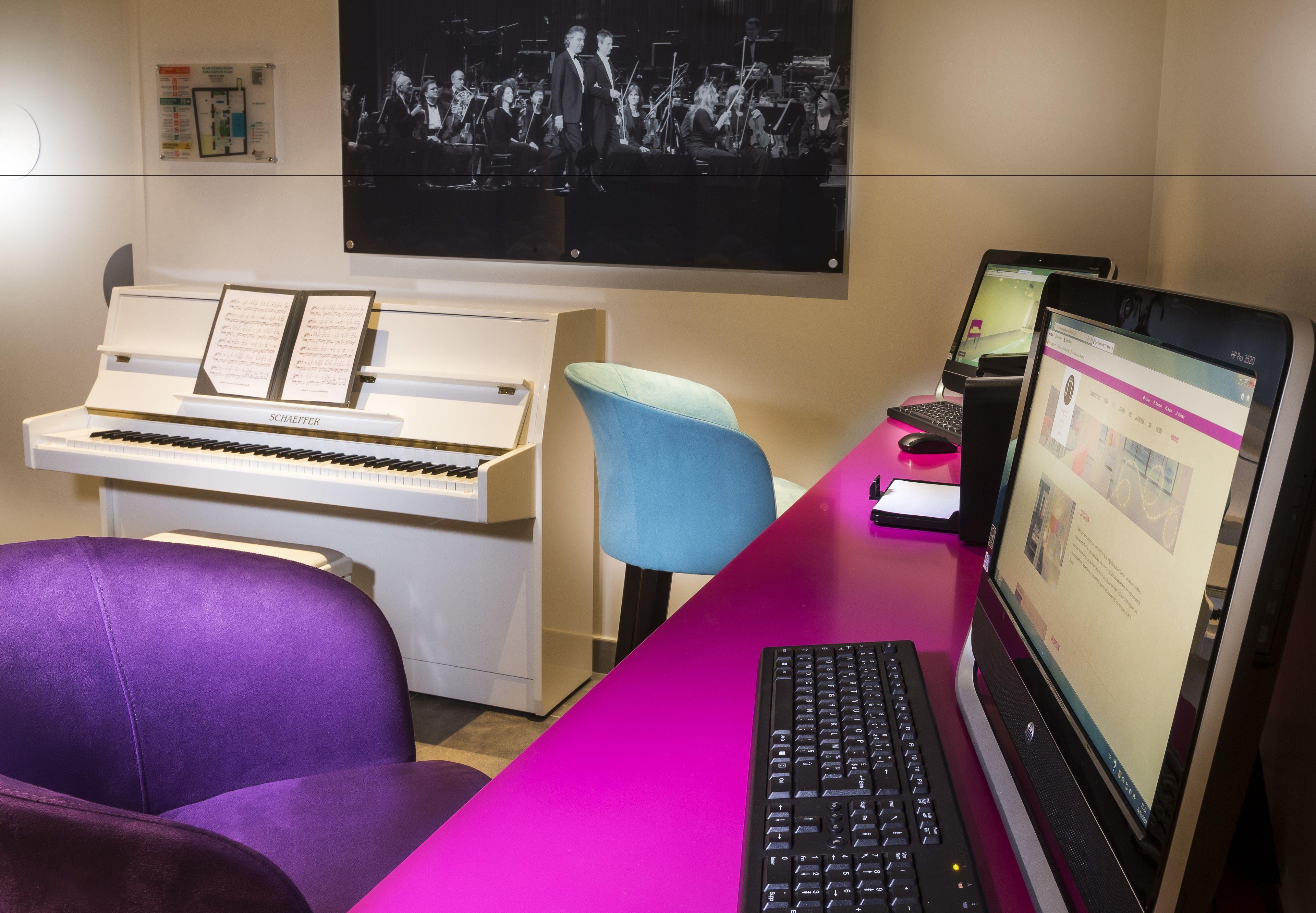 Hotel Lyric Opera 4*
