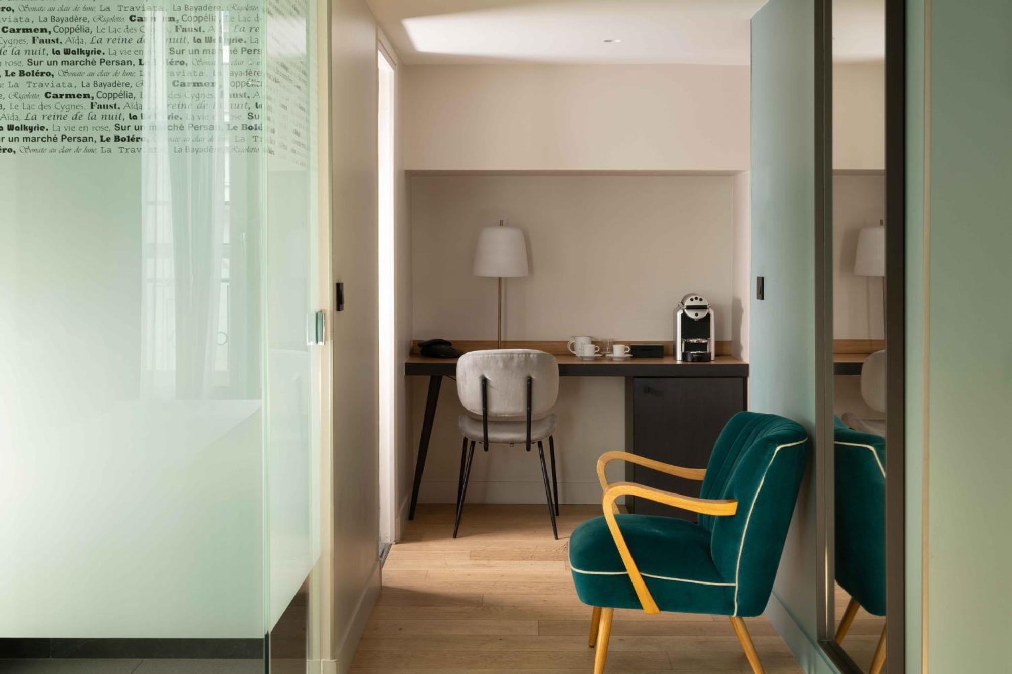 Hotel Lyric Opera